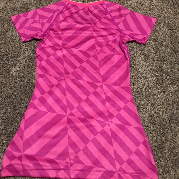 Nike Pro Fitted XS Pink Dri Fit Shirt - Picture 2 of 3